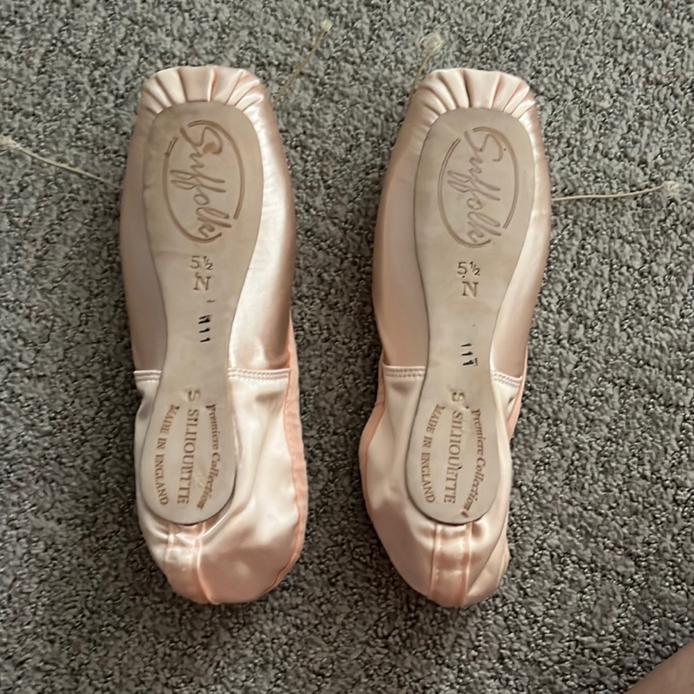 Brand New Suffolk silhouette pointe Shoes